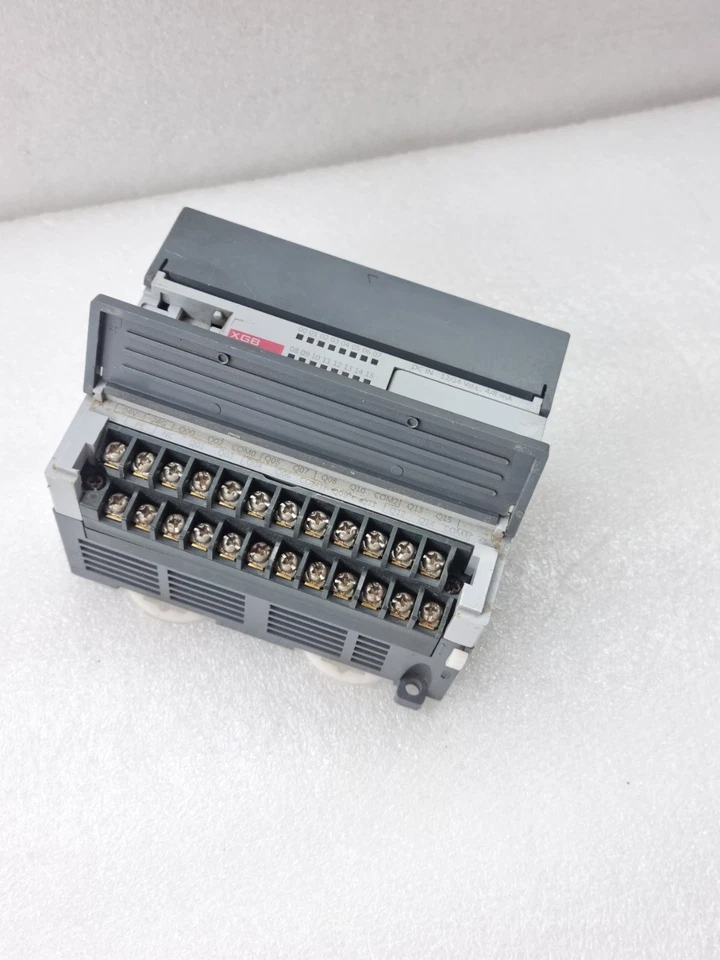 LS XGB XEC-DR32H/D1 12/24V PLC CPU MODULE (USED)